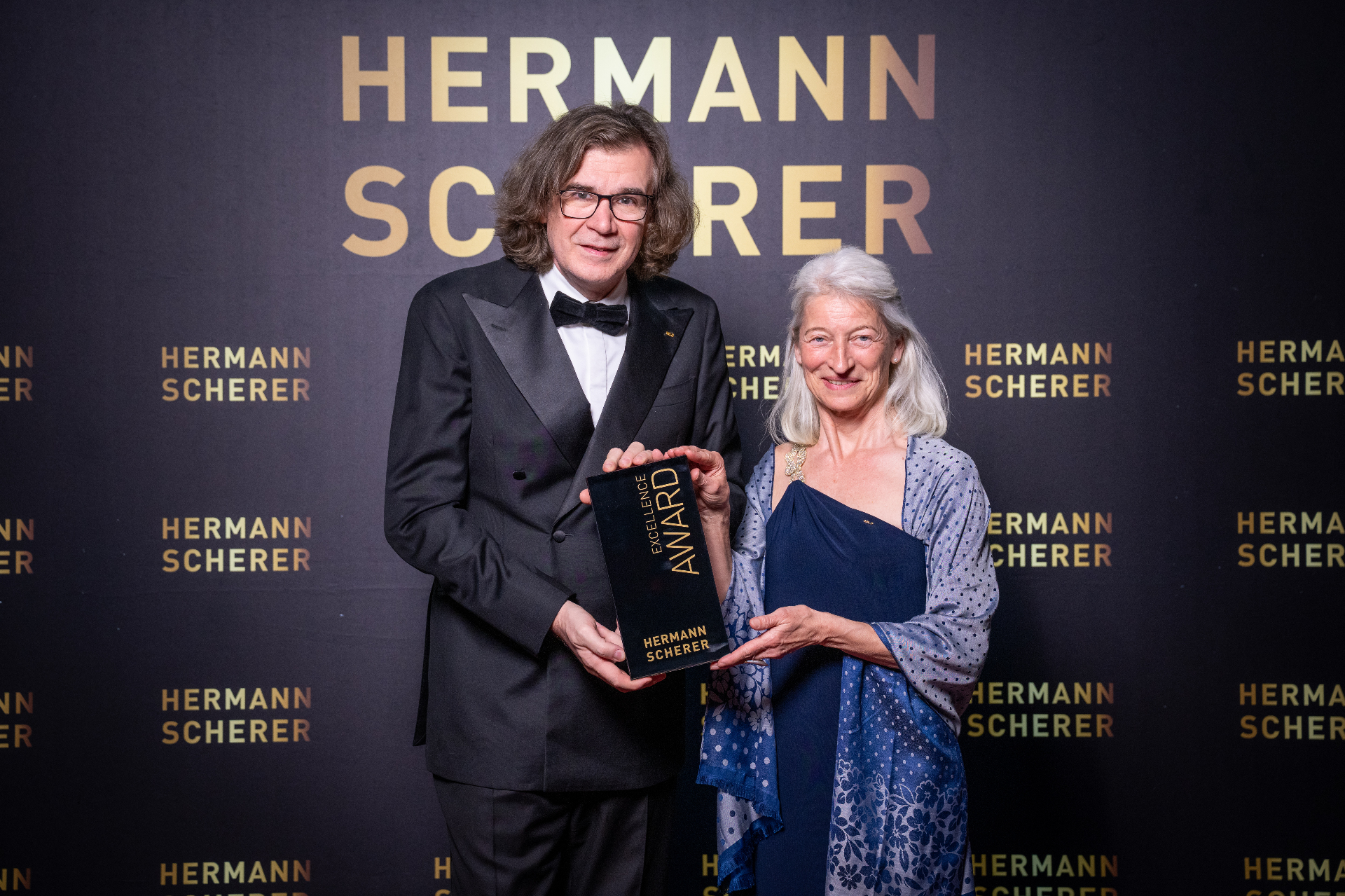 Jutta Götz mit Excellence Award beim Internationalen Speaker Slam